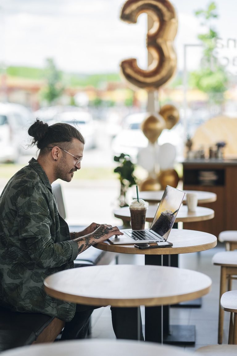 How to Start a Business as an Introvert
