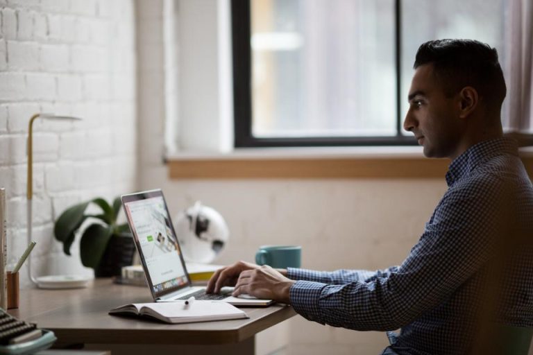 Introvert College Social Life: How to Actually Make It Work